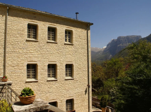 Gamila Rocks Mountain Hotel