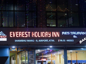Everest Holiday Inn