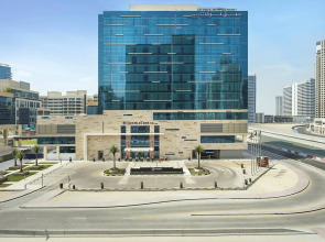 Отель Double Tree by Hilton Dubai Business Bay