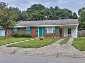 Breezy Gulfport Getaway < 1 Mile to Beach + Casino