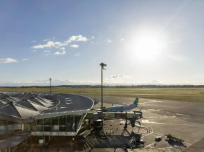 Moxy Lyon Airport