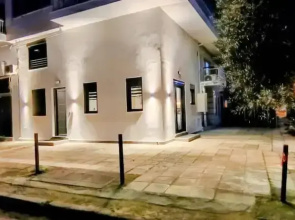 Minimal Condo Trikala Town