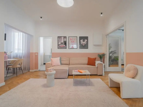 Vibrant & Spacious 3BR Condos on Amzei Square