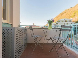 Via Crispi in Como With 1 Bedrooms and 1 Bathrooms