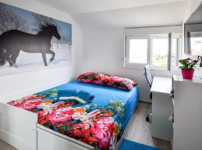 Nice Apartment in Novigrad With 2 Bedrooms, Wifi and Outdoor Swimming Pool