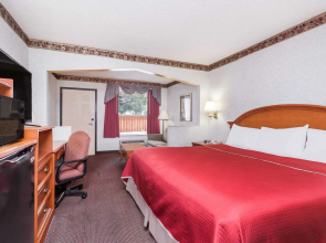 Regency Inn & Suites-Hamilton Place