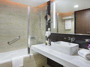 Отель Pearl Swiss Hotel