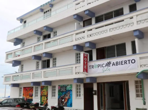Hotel Tropical Suites