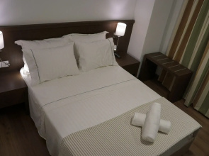 Piraeus Port Hotel