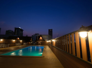 True Siam Rangnam Hotel