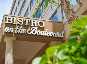 The Boulevard Inn & Bistro