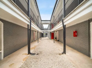 Stylish 1BR Near UT Mueller Evonify
