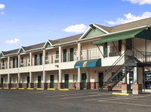 Super 8 by Wyndham Mifflinville Near Bloomsburg