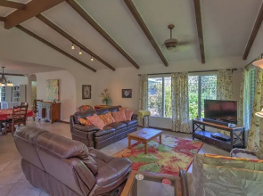 Hale O Nani Mala Pua 3 Bedroom Home by RedAwning