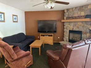 Black Bear Lodge - Cubs Den