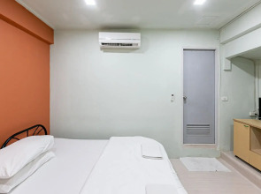 Freesia Saladaeng Silom Apartments
