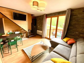 Duplex rénové - 3 CHAMBRES 8 PERS dernier étage