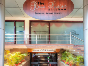 Treebo Shivam Inn Near Singapore Mall