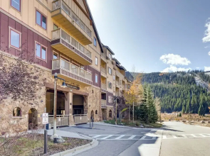 Luxury 3br- Steps From Gondola In River Run Ge 3 Bedroom Condo by Redawning
