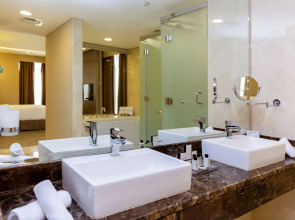 Four Points by Sheraton Production City, Dubai