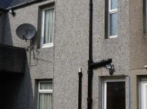 8 Firth Square