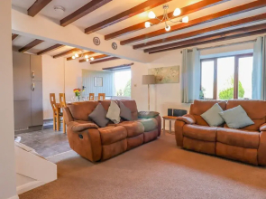 Oak Leaves Cottage