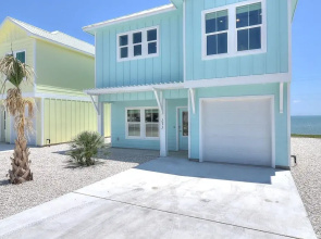 Seven Palms 3 Bedroom Home by RedAwning