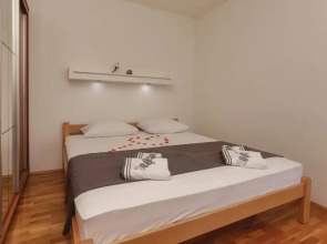 Nice Home in Kastel Novi With Wifi and 3 Bedrooms