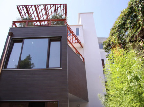 ART Hostel & Apartments