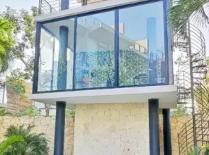 108 Amena Minutes to the Beach with Pool & Gym