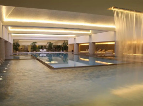 HUALUXE Shanghai Twelve at Hengshan by IHG