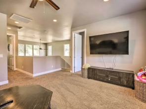 Family Home w/ Deck, 3 Mi to Downtown Flagstaff!