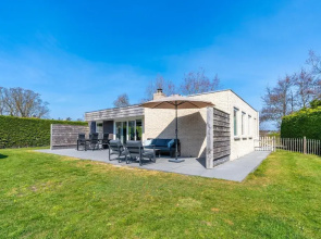 Tastefully Furnished Detached Bungalow