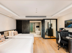 Double-Six Luxury Hotel