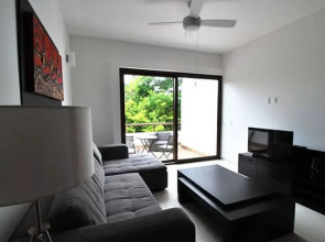 KIN PH7 Corner Penthouse by Gate48