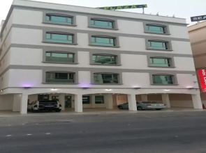Oyo 107 Dana Plaza 1