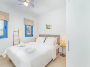 Lefkada Blue Luxury Apartments, Perigiali A6 top floor
