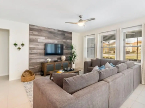 Fantastic - Brand New 7bed 5bath W Pool+spa 1030 7 Bedroom Home