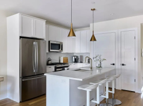 Sunny 2BR Loft Work Relax Minutes to NYC