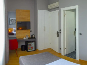 Uzer Otel