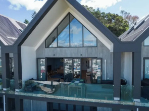 Bay of Islands Apartment -Marina Views