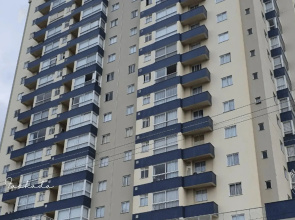 Apartamento Porto Piçarras, com piscina a 100 metros da praia, Balneário Piçarras -SC
