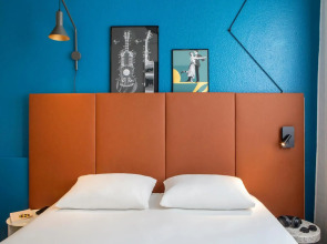 Centro Al Manhal by Rotana