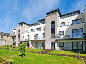 Stunning two Bedroom Home in West End Area of Aberdeen