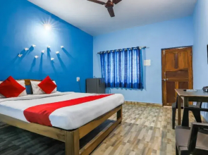 Ann's Blue By OYO Rooms