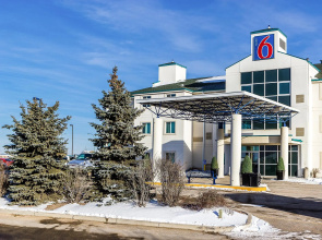 Motel 6 Saskatoon, SK