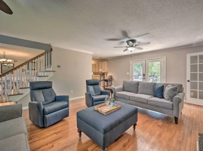 2 Mi to Clemson: Central Villa w/ Deck, Near Lakes