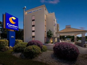 Comfort Inn & Suites Durham near Duke University