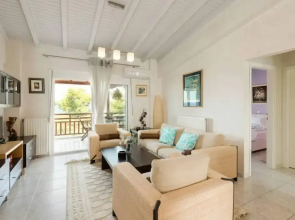 Beautiful and Modern Apartment in Neos Marmaras