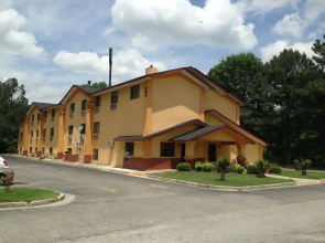 Super 8 Atlanta Near Six Flags